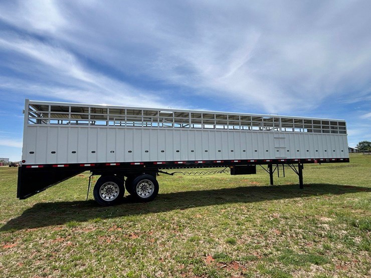 2013-neville-trailer-image-8