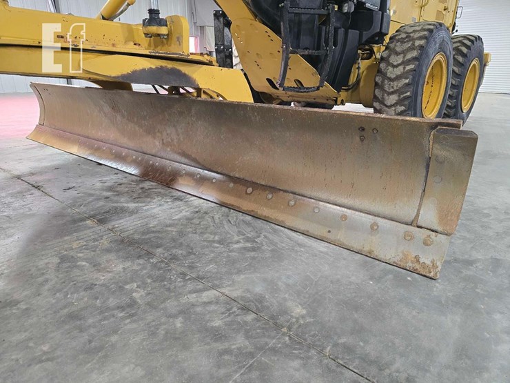 2012-caterpillar-140m2-image-9