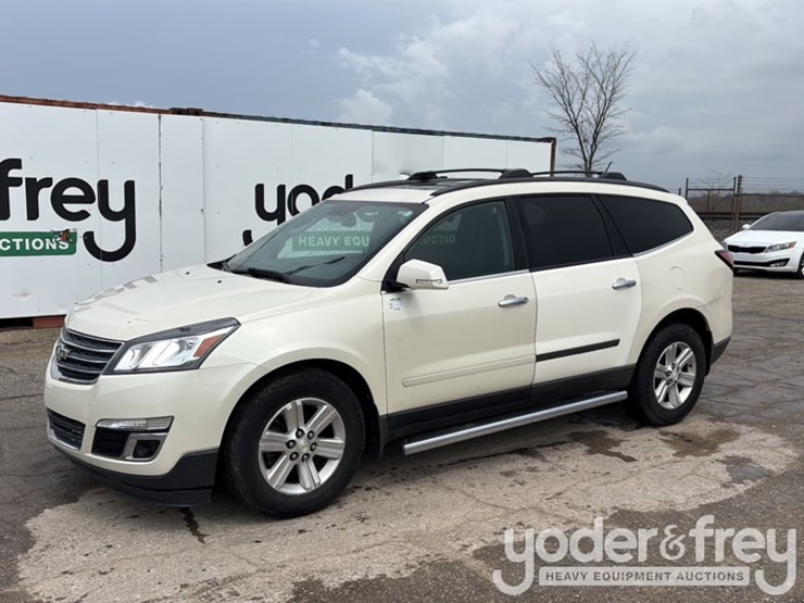 2013-chevrolet-traverse-image-1