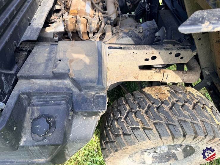 2023-john-deere-gator-xuv-835r-image-45