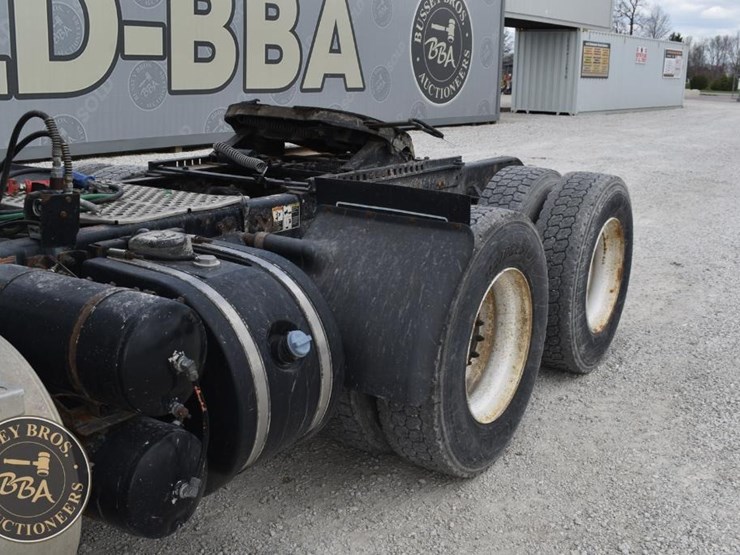 2014-kenworth-t660-image-10