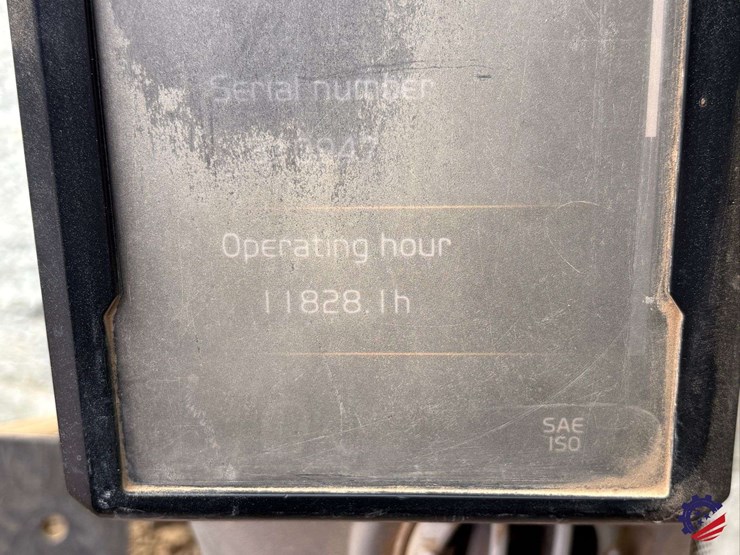 2017-volvo-ec300el-image-81