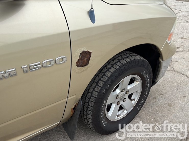 2011-dodge-ram-1500-image-25