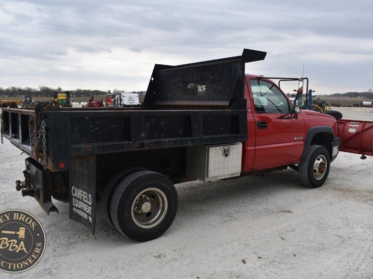 2003-chevrolet-3500-image-9