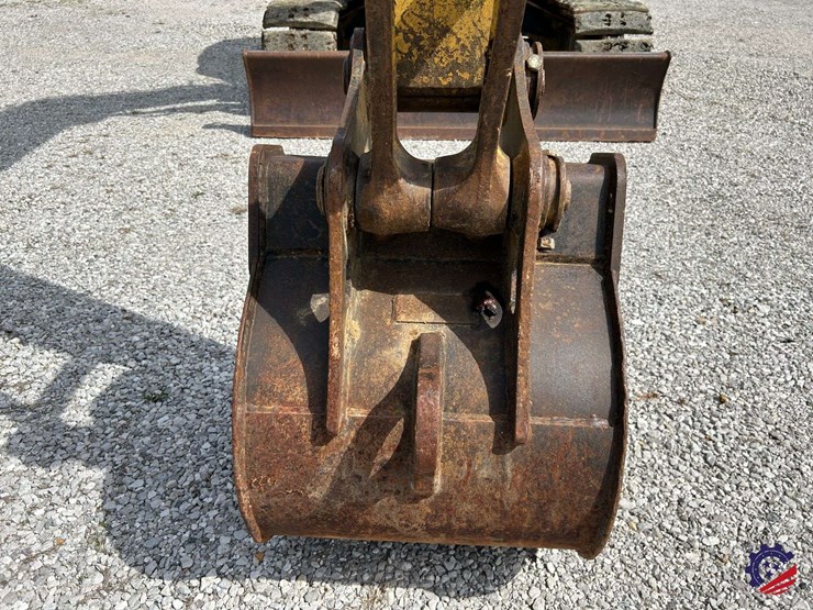 2009-komatsu-pc88mr-8-image-38