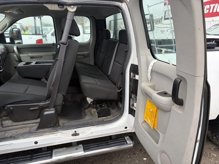 2012-gmc-sierra-2500-image-11