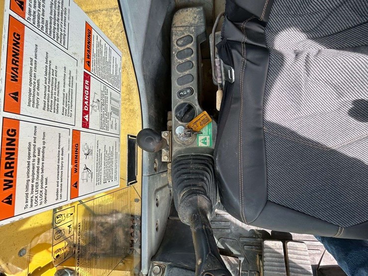 2009-komatsu-pc88mr-8-image-87