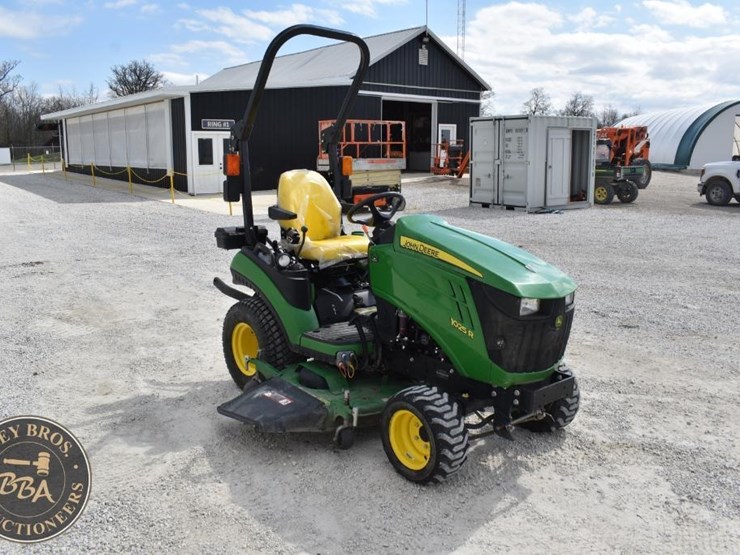 2017-john-deere-1025r-image-7