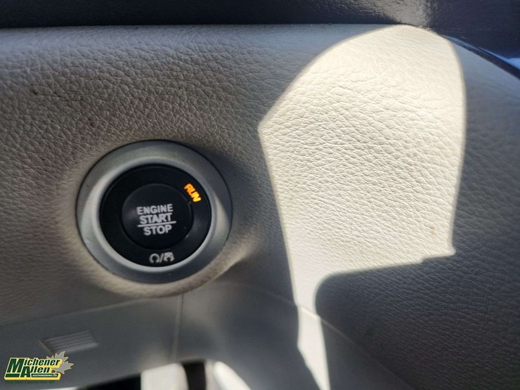 2017-chrysler-pacifica-image-10