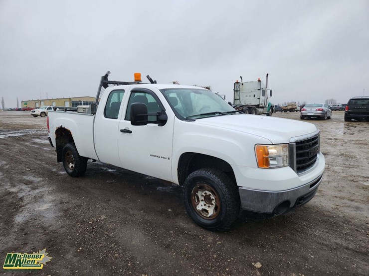 2008-gmc-sierra-2500hd-image-4