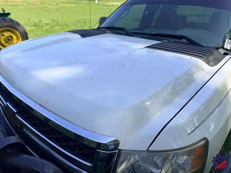 2012-chevrolet-silverado-2500hd-image-11