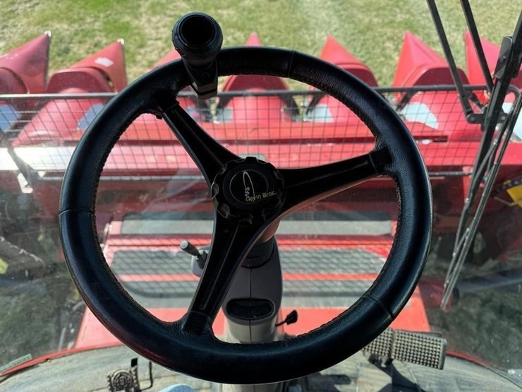 2014-case-ih-8230-image-60