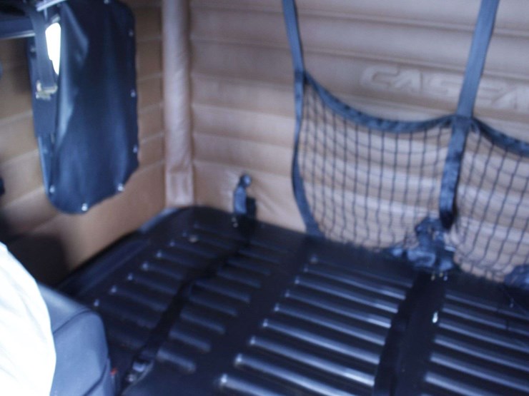 2018-freightliner-cascadia-126-image-26