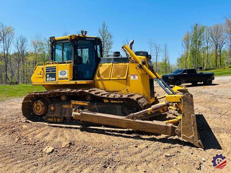 2023-komatsu-d65px-18-image-7