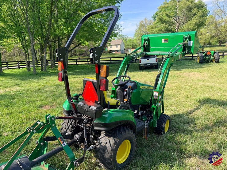 2025-john-deere-1023e-image-75