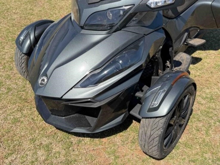 2018-can-am-spyder-rt-ltd-3-wheel-motorcycle-image-6