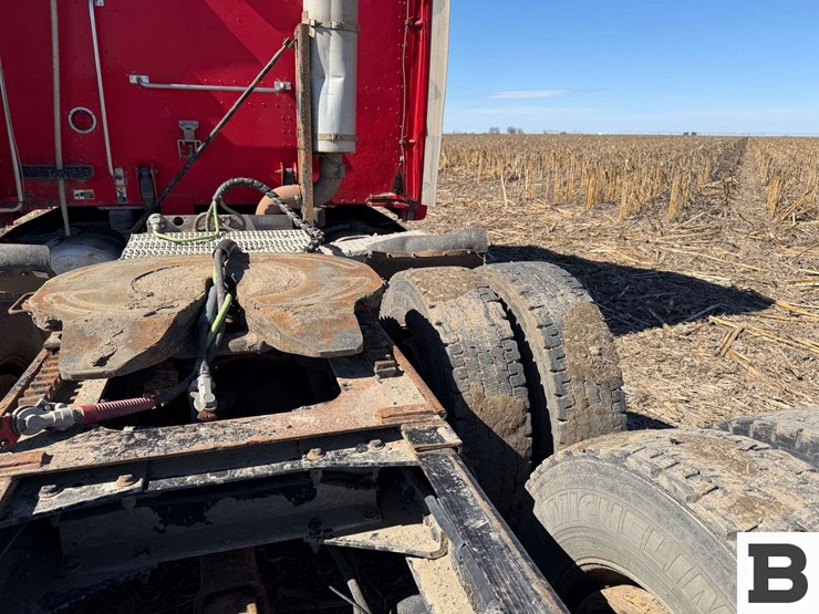 2008-peterbilt-387-image-22