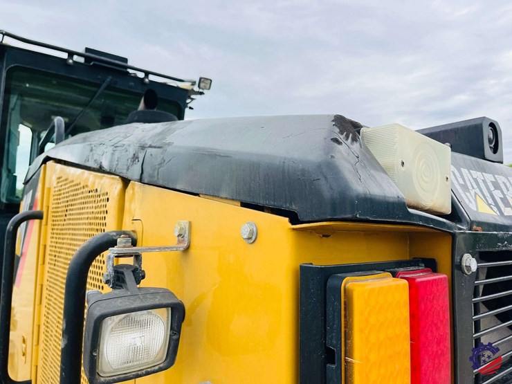 2010-caterpillar-120m-image-103