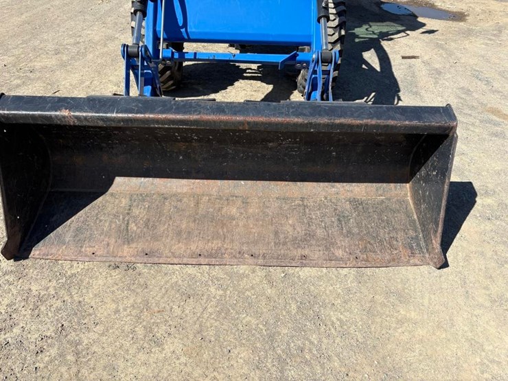 new-holland-t2320-image-12