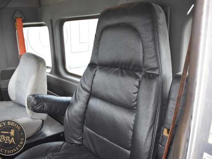 2014-kenworth-t660-image-32