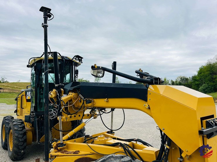 2010-caterpillar-120m-image-96