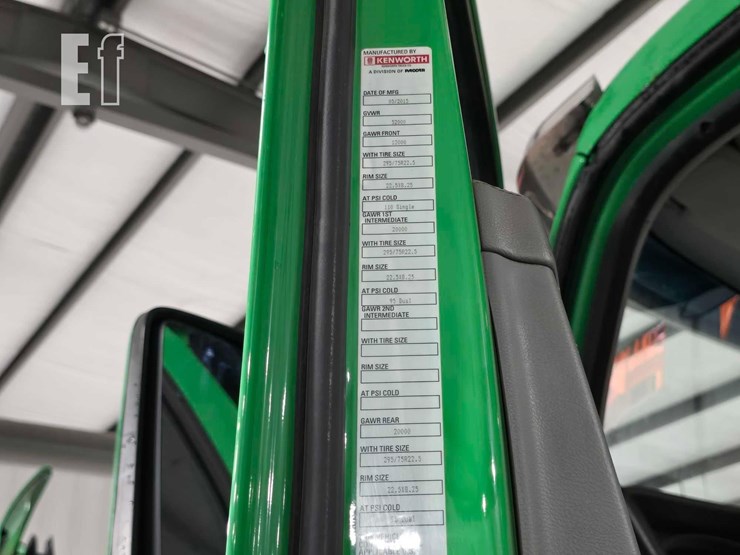 2016-kenworth-t880-image-31