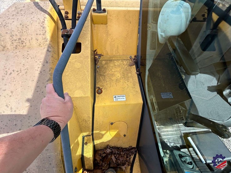 2009-komatsu-pc88mr-8-image-80