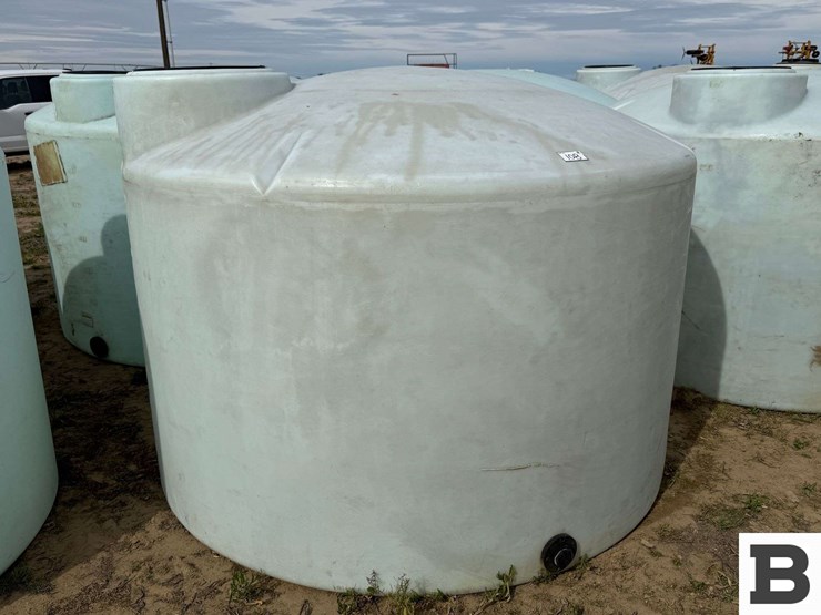 1550-gallon-round-poly-fertilizer-tank-image-1
