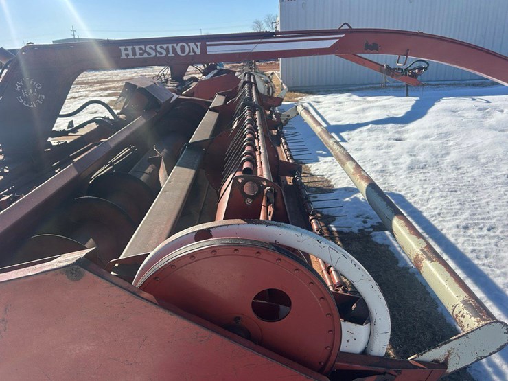 hesston-1014-image-4