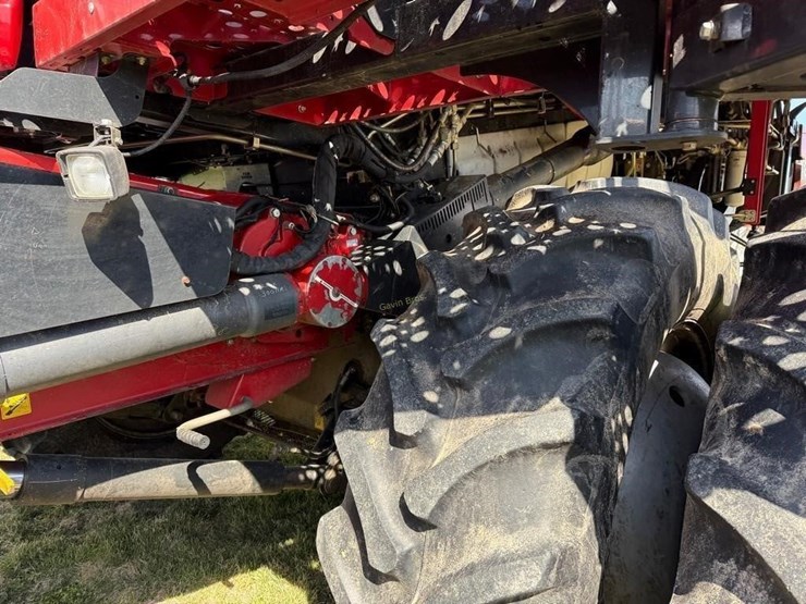 2014-case-ih-8230-image-38