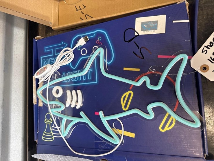 new-shark-16in-x-9in-led-light-works-image-2