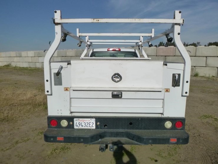 2017-chevrolet-2500hd-image-18