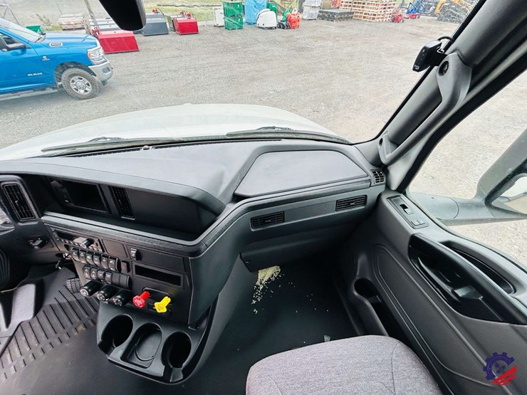 2024-international-lt62f-t/a-truck-tractor-image-97