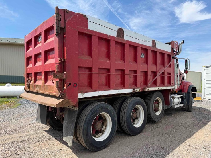 2007-mack-granite-gu713-image-6