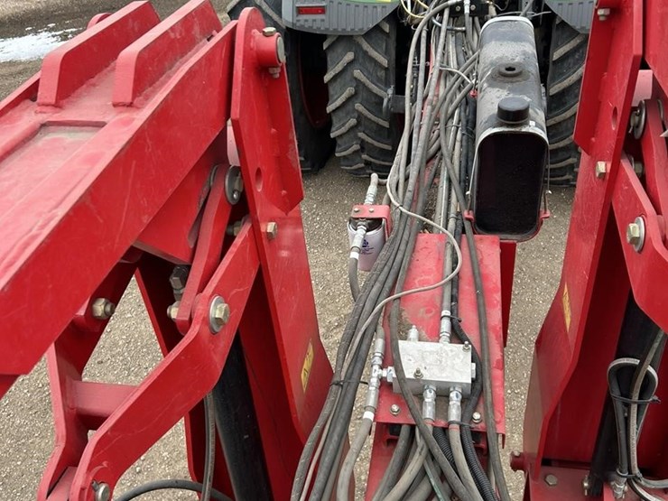 2014-white-9824-image-63