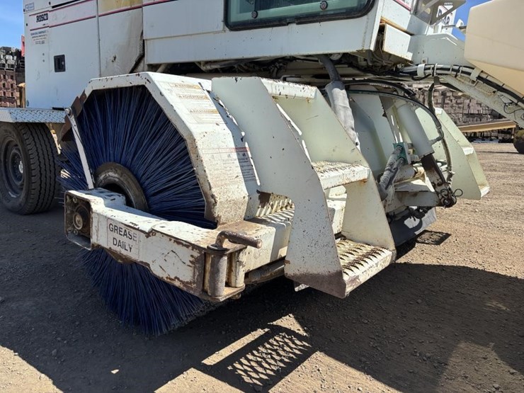 2005-rosco-rb48-image-17