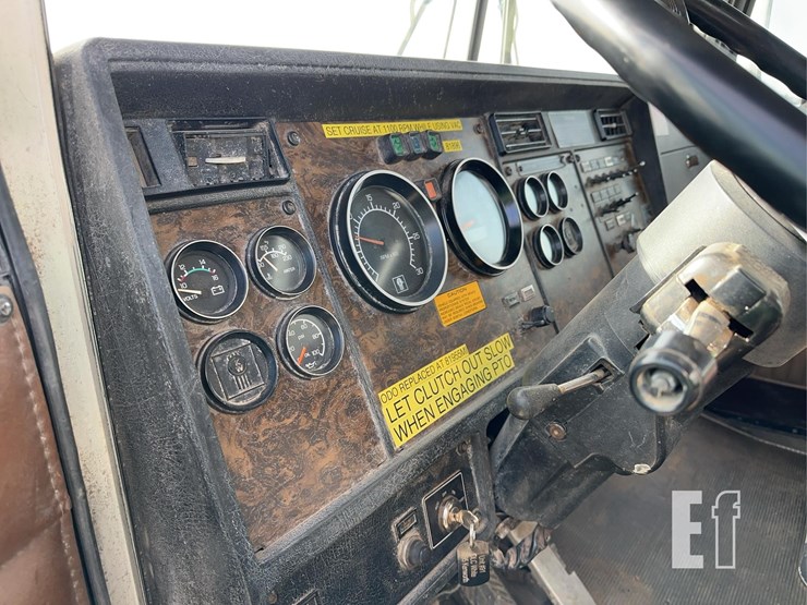 1995-kenworth-t800-image-57