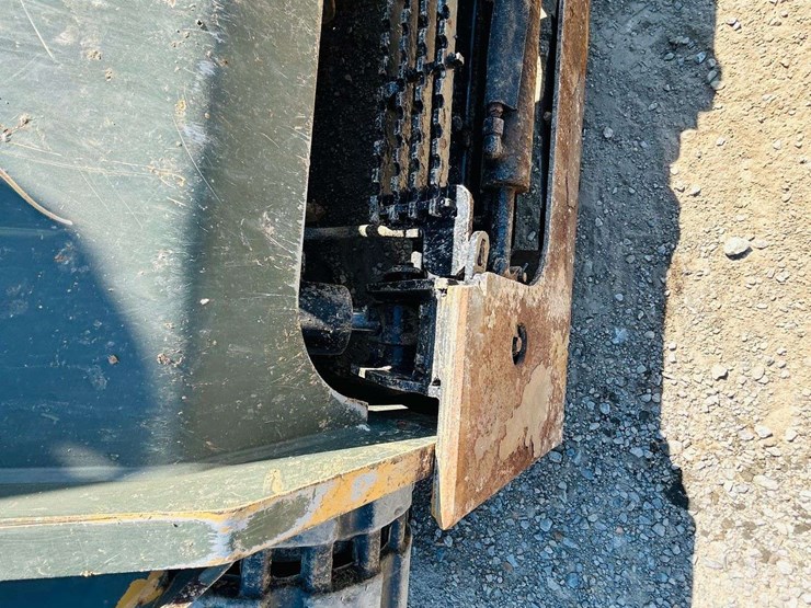 2018-caterpillar-299d2-image-44