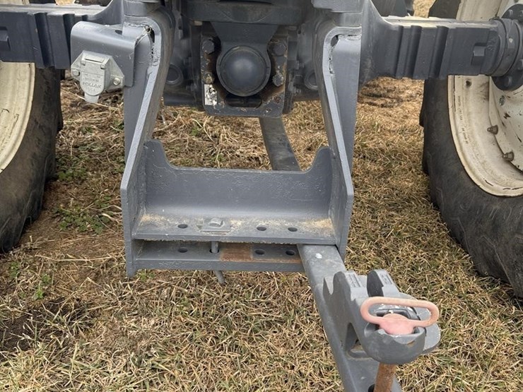 new-holland-tv140-image-27