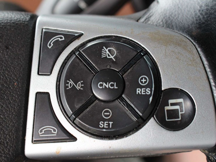 2019-freightliner-cascadia-pt126sl-3akjhhdr0kskl2228-mileage:-688348-image-44