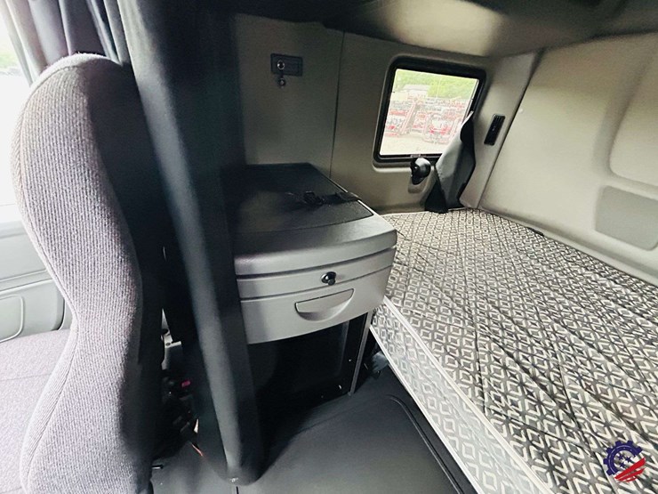 2024-international-lt62f-t/a-truck-tractor-image-87