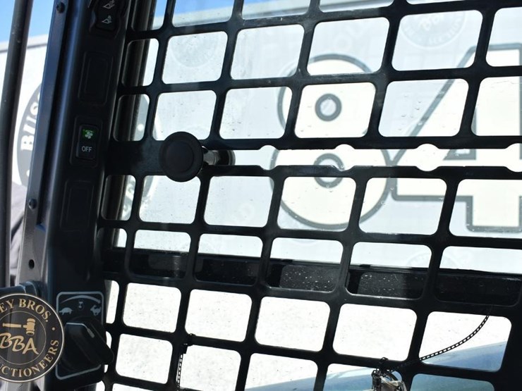 2023-bobcat-t770-image-37