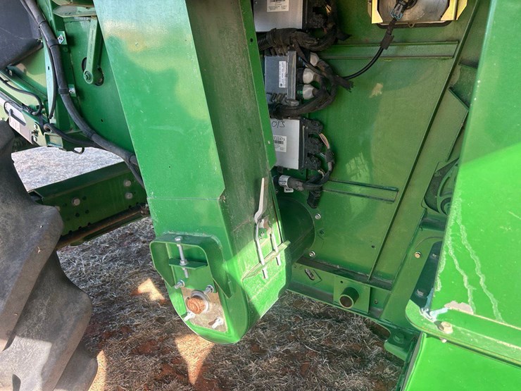 2013-john-deere-s680-image-9