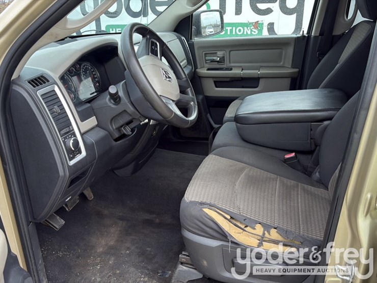 2011-dodge-ram-1500-image-34