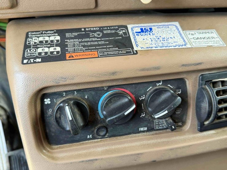 2007-mack-granite-gu713-image-30