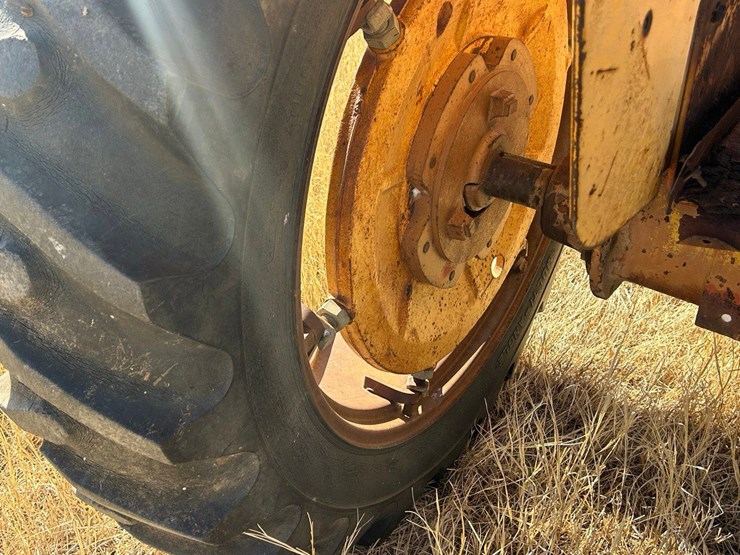 minneapolis-moline-m602-image-8