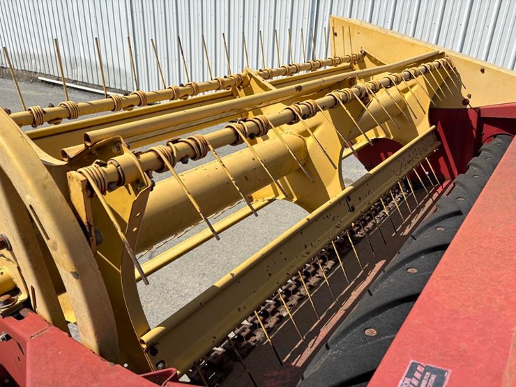 new-holland-472-image-8