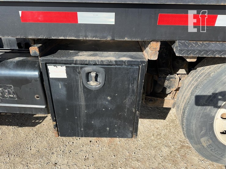 2002-kenworth-t800-image-32