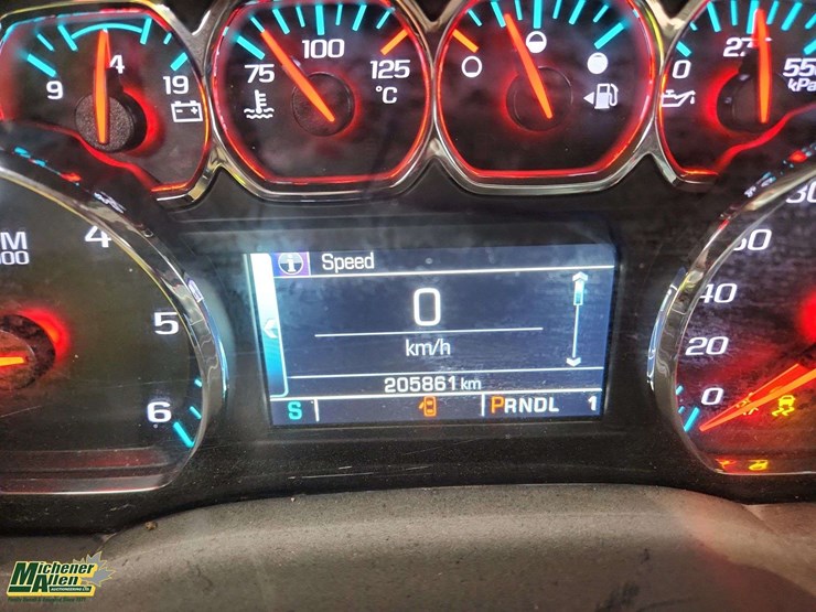 2019-chevrolet-silverado-2500hd-image-16