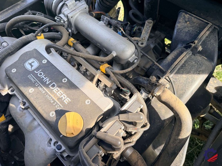 2019-john-deere-gator-xuv-835m-image-40